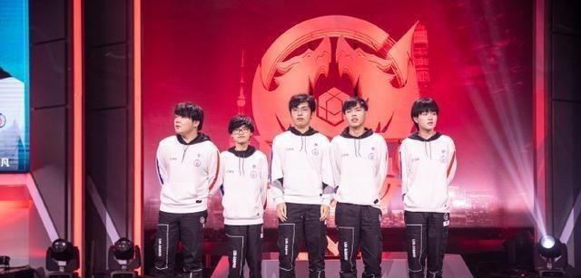 这也迫使他 这也迫使他