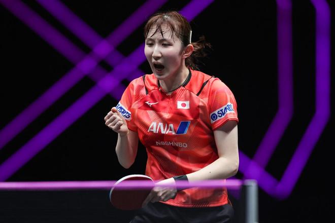 中显得略微 中显得略微