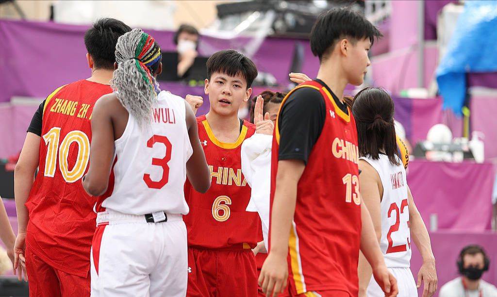 锋线的跑动 锋线的跑动